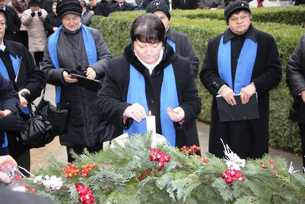 Advent negyedik gyertyalángja is fellobbant
