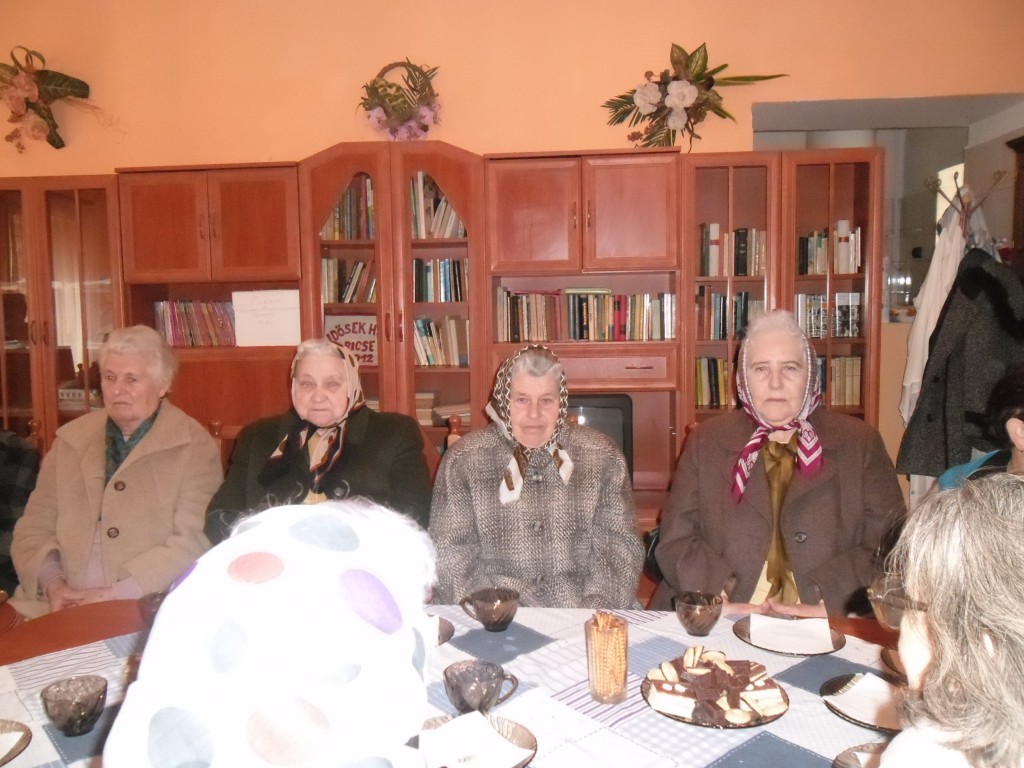 Nőnapi köszöntés Lácacsékén
