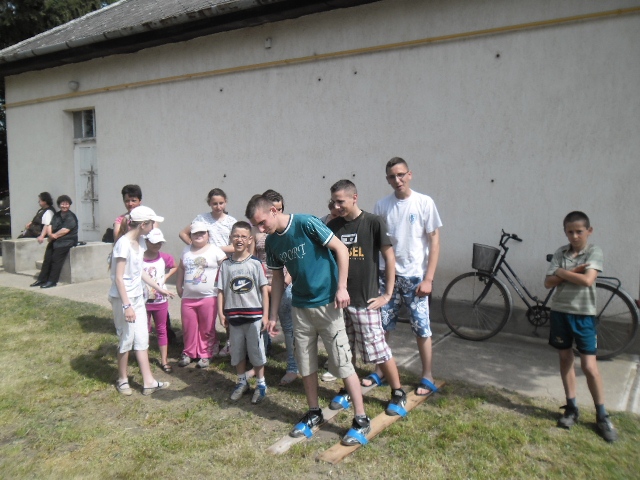 Révleányvár – Majális