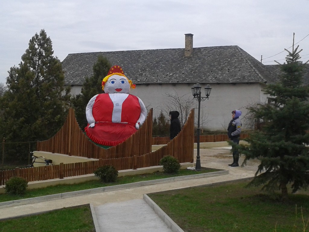 "Tavaszka", várja a jó időt Nagyrozvágyon