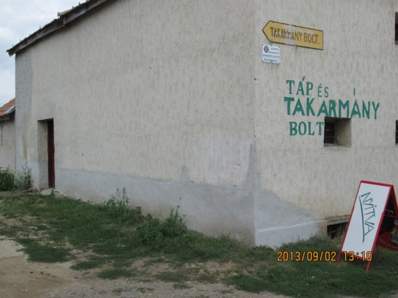Takarmánybolt nyílt!