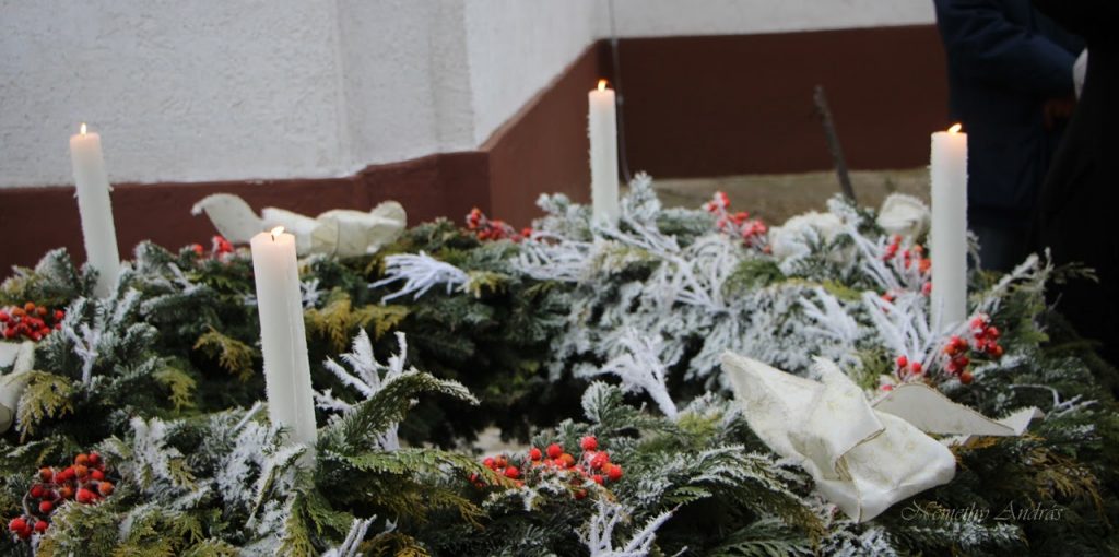 Advent negyedik gyertyalángja is fellobbant
