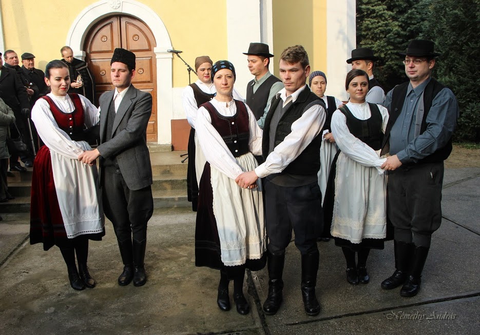 A harmadik gyertyaláng is fellobbant Cigándon