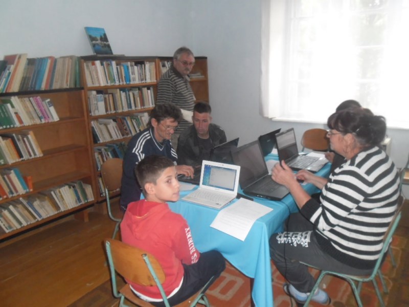 Kis falu nagy lelkesedés - révlányvári informatika képzés