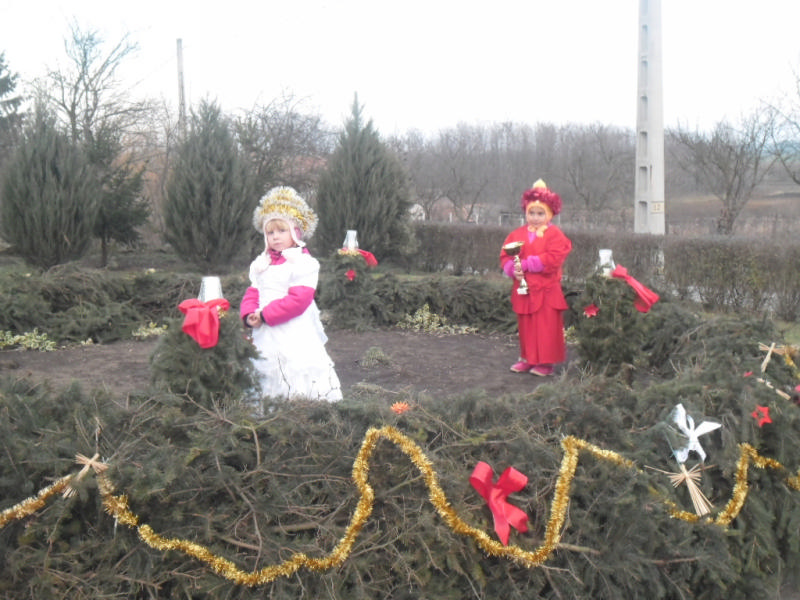 Fellobbant a II. adventi gyertyaláng is Kisrozvágyon