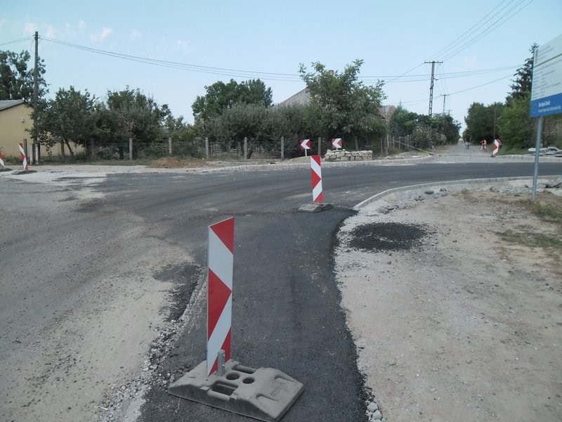 zemplenagard_2013_08_aszfaltozas (4)