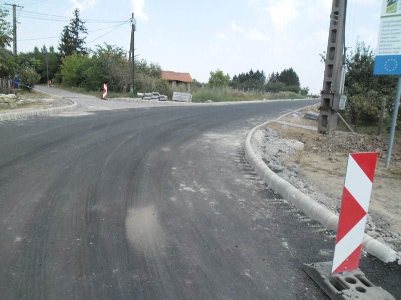 zemplenagard_2013_08_aszfaltozas (5)