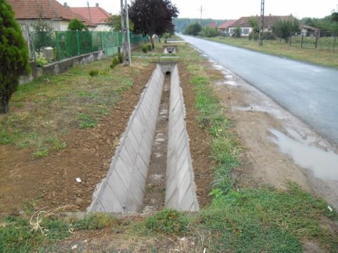 belvízelvezető árok2