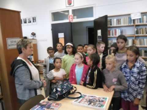 t.karad.2013.0913. konyvtarlatogatas (20)