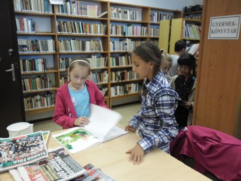 t.karad.2013.0913. konyvtarlatogatas (6)