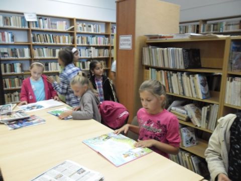 t.karad.2013.0913. konyvtarlatogatas (7)