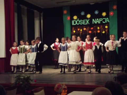 Karcsa_2013_10_03 idősek napja (38)
