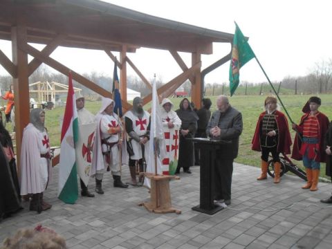 2013_11_16_ karos_életfa_ültetők_találkozója_képek (26)