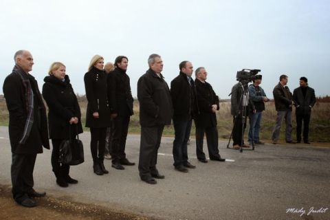 2013_11_16_cigánd_útátadás (2)