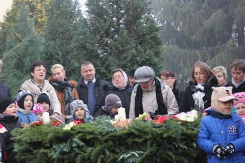 2013_12_01_cigánd_gyertyagyújtás 1  (21)