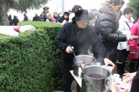 2013_12_01_cigánd_gyertyagyújtás 1  (42)