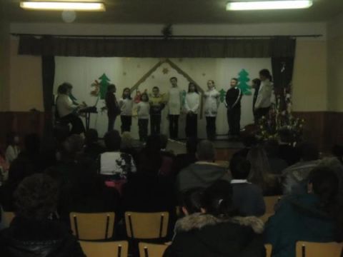 adventi_hangverseny_révleányvár_2013.12 (14)