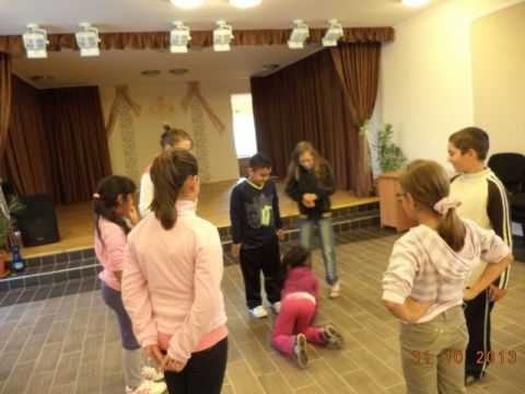 2013.10.31. játszóház_Bodroghalom4