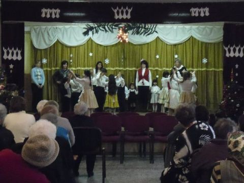 2013.12.20. Karácsonyi ünnepség_Karos2