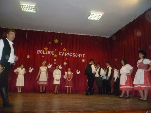 2013.12.22.Első karácsonyi műsor_Semjén9