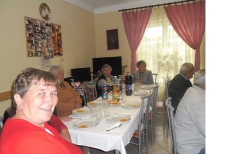 Névnapok az idősek klubjában 2013.09.26_Kisrozvágy3