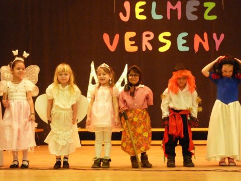 14.02.28._Nagyrozvagy_Jelmezverseny(17)