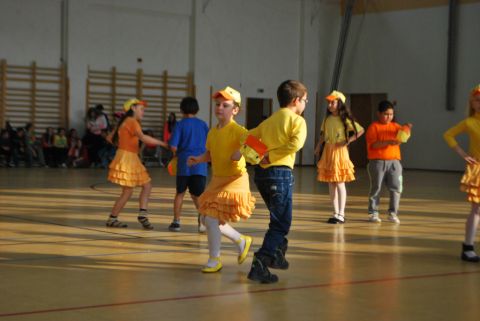 2014_02_28_cigánd_iskola farsang (382)