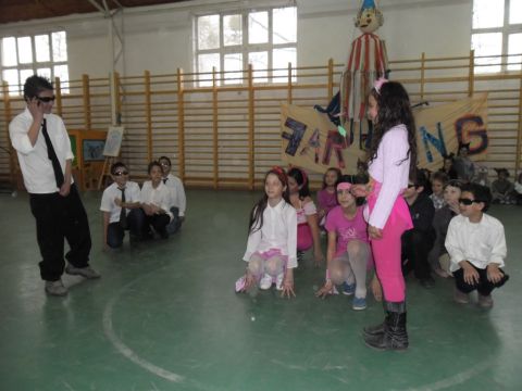 2014_farsang_az_iskolában_pacin (41)