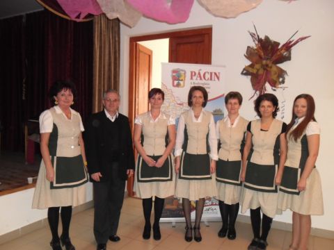2014_idosek_farsangja_pacin (47)