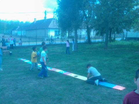 2014.04.24_husveti_jatszohaz_képek_révleányvár (5)