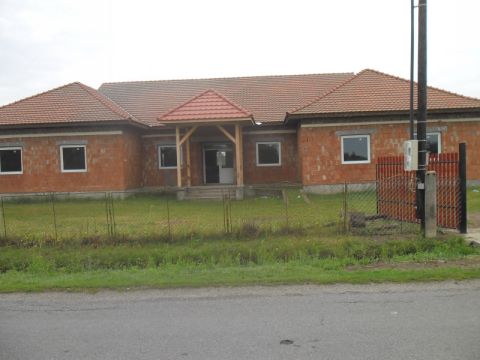 2014.07.22 Új épület tovább építésa (6)