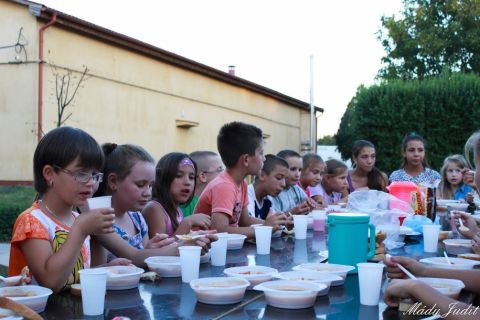 2014_07_04_cigánd_pizsama_party (9)
