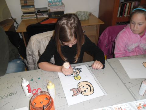 2014.10.29. Alsóberecki Tök jó a könyvtárban (9)