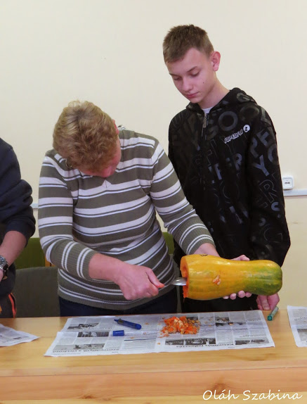 2014_10_30_cigánd_halloween (31)