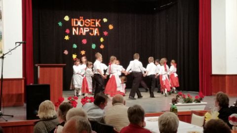 Karcsa_2014_10_01_időseknapja (11)