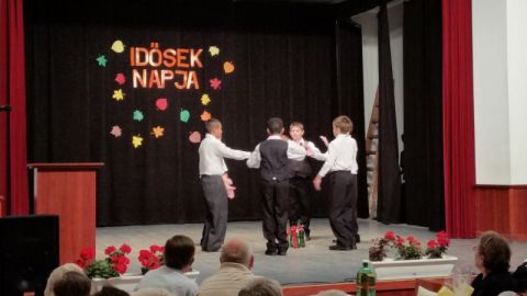 Karcsa_2014_10_01_időseknapja (14)