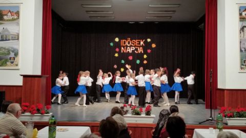 Karcsa_2014_10_01_időseknapja (15)