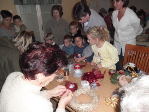 Adventi koszorú készítés 2014.11.26. Alsóberecki (3)