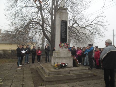 Karcsa_2014_11_11_megeml (4)