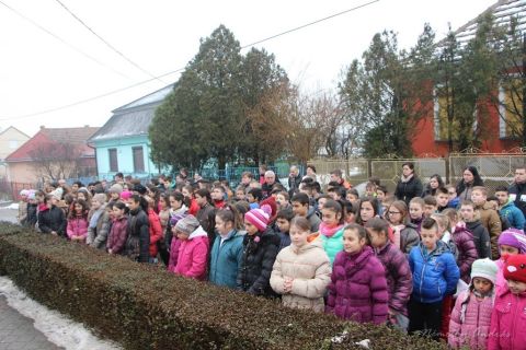 2016_01_29_cigánd_magyar kultúra hete_kántor mihály szobor koszorúzása (3)
