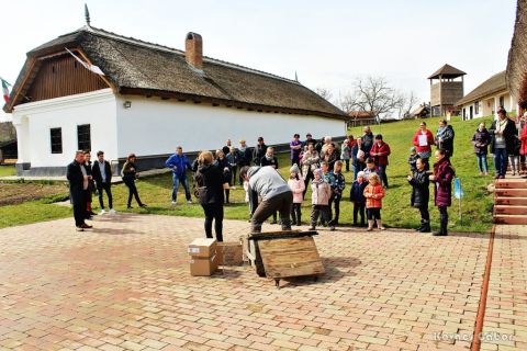 2018_03_31_cigánd_húsvét a múzeumportán (102)