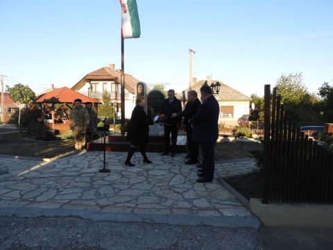 2018 koszorúzás (2)